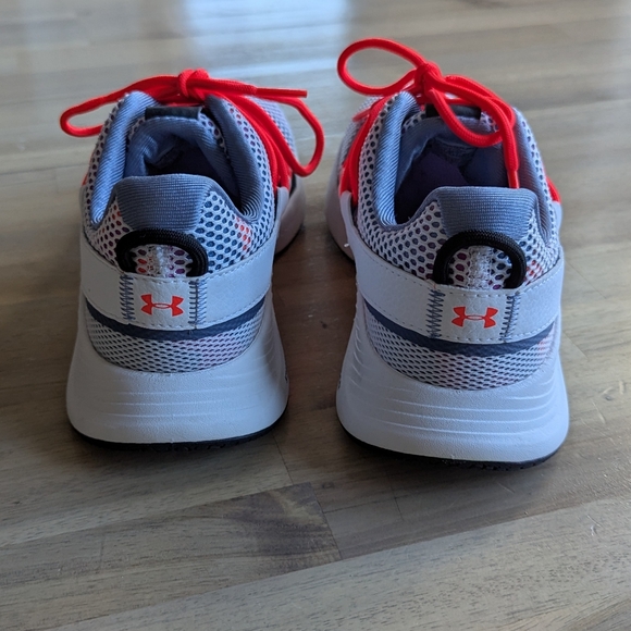 Under Armour Charged Breathe Sneakers (Women's 6.5) - Picture 7 of 9